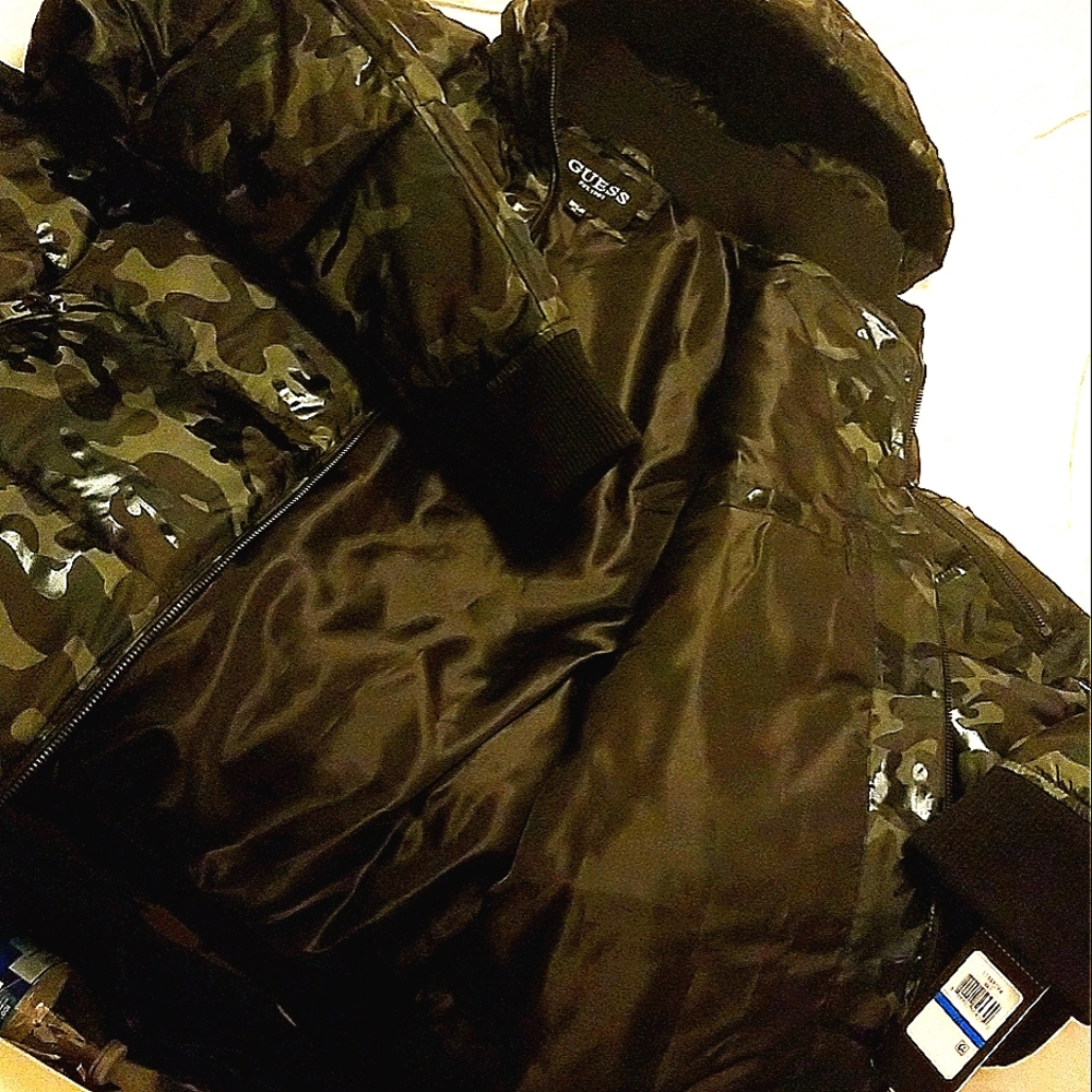 GUESS camo puffer down bubble coat bomber flight Army fatigue jacket